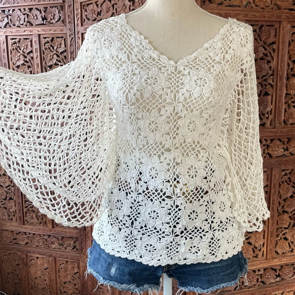 True Vintage White Boho Crochet Bell Angel Sleeve Top - Picture 1 of 10